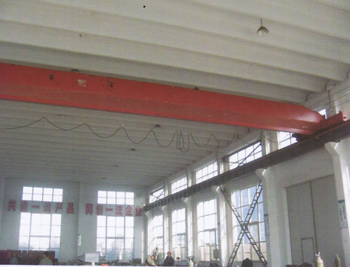 内设行吊厂房